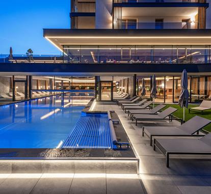 hotel mit beheiztem außenpool