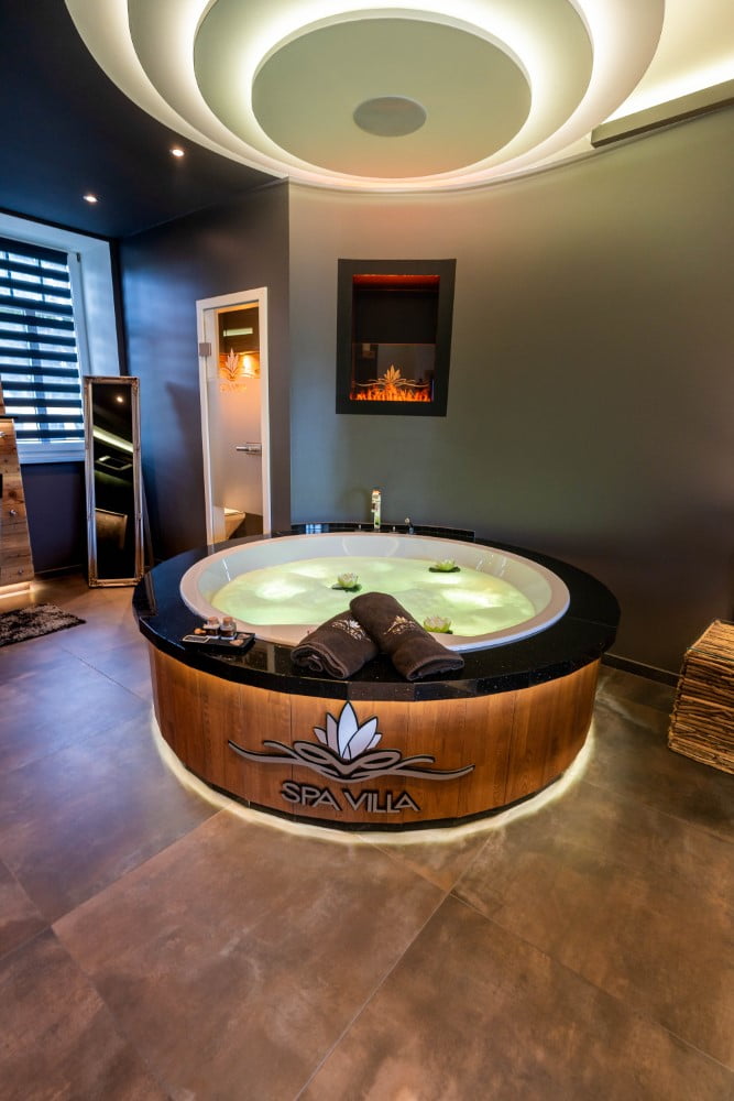 hotelzimmer sauna whirlpool